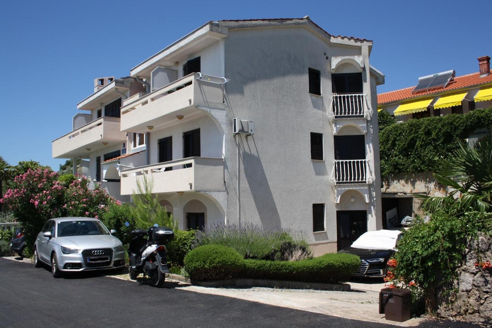 Guest House Helena Close To Beach คิร์ก ภายนอก รูปภาพ