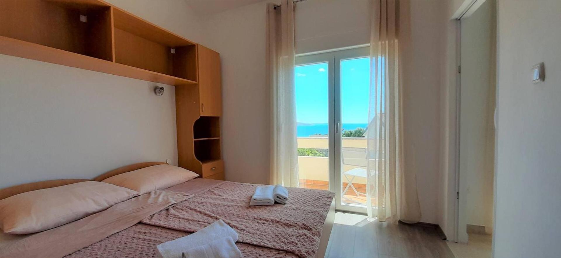 Guest House Helena Close To Beach คิร์ก ภายนอก รูปภาพ