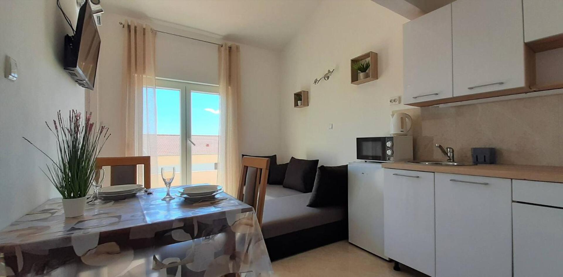 Guest House Helena Close To Beach คิร์ก ภายนอก รูปภาพ