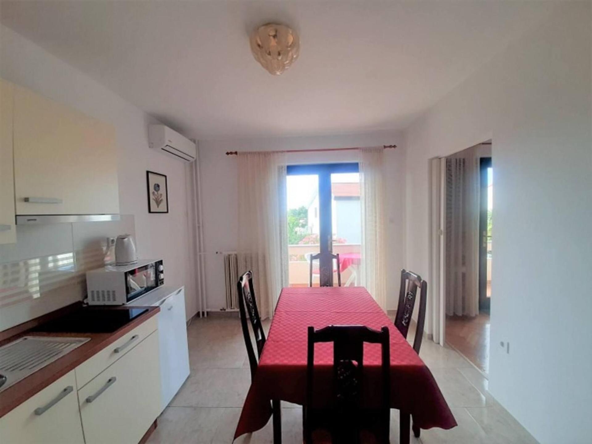 Guest House Helena Close To Beach คิร์ก ภายนอก รูปภาพ