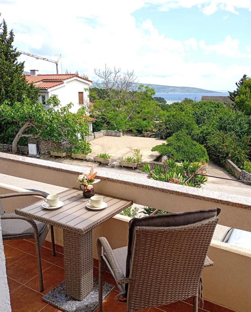 Guest House Helena Close To Beach คิร์ก ภายนอก รูปภาพ