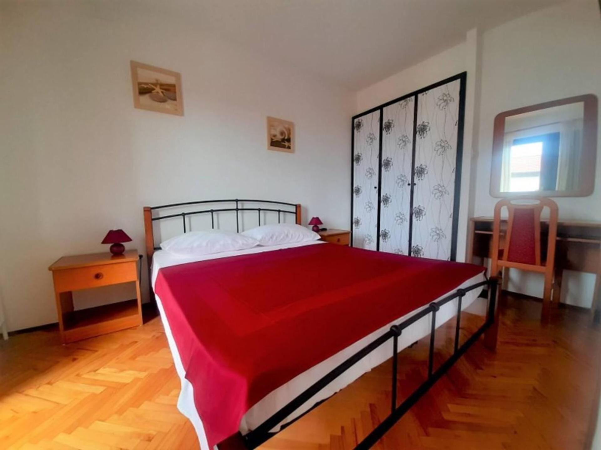 Guest House Helena Close To Beach คิร์ก ภายนอก รูปภาพ